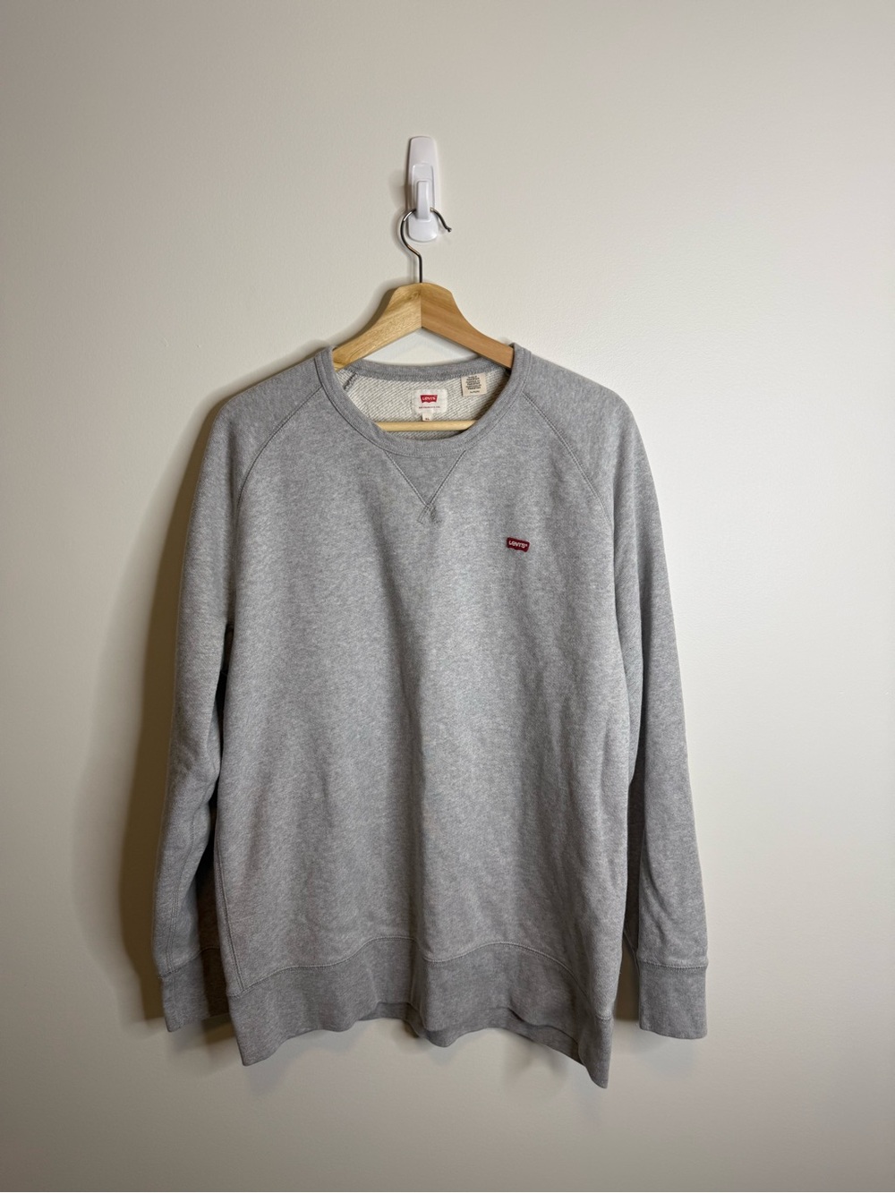 Levi's Light Gray Crewneck Sweatshirt with Small Red Logo